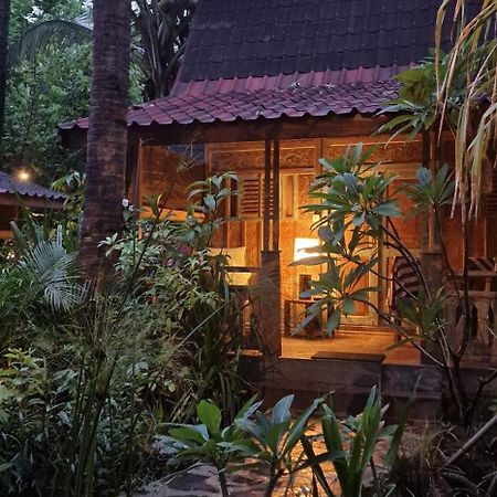 Villas Light House - Eco-Traditional Joglo Gili Trawangan Luaran gambar
